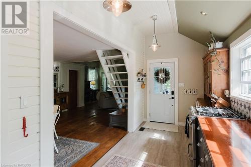 9' ceiling - 27 Walnut Street, Southampton, ON - Indoor Photo Showing Other Room