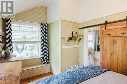 27 Walnut Street, Southampton, ON - Indoor Photo Showing Bedroom