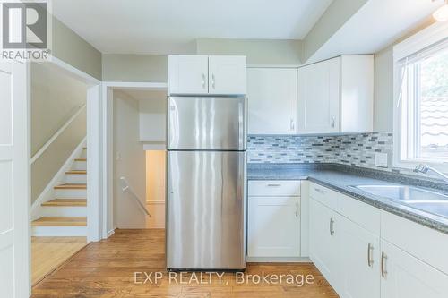 1302 Fuller Street, London, ON - Indoor Photo Showing Kitchen