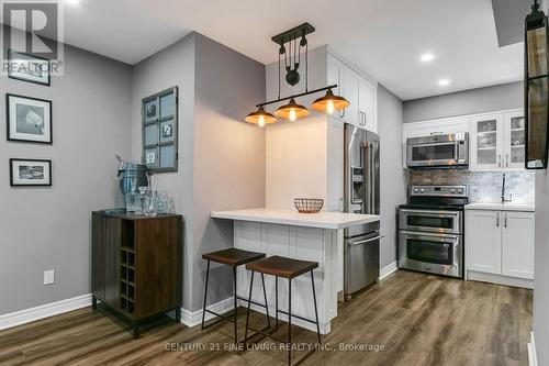 701 - 39 Canniff Street, Toronto (Niagara), ON - Indoor Photo Showing Kitchen