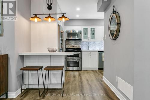 701 - 39 Canniff Street, Toronto (Niagara), ON - Indoor Photo Showing Kitchen