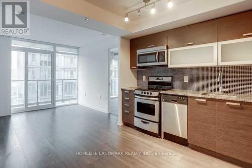 1008W - 36 Lisgar Street, Toronto (Little Portugal), ON - Indoor Photo Showing Kitchen