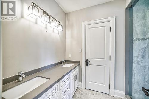 82 Cartier Crescent, Richmond Hill (Crosby), ON - Indoor Photo Showing Bathroom