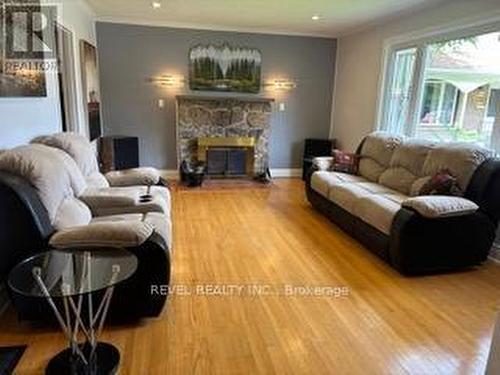 38 Lount Street, Barrie (City Centre), ON - Indoor Photo Showing Living Room With Fireplace