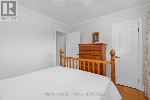 38 Lount Street, Barrie (City Centre), ON - Indoor Photo Showing Bedroom