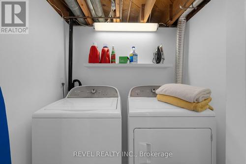 38 Lount Street, Barrie (City Centre), ON - Indoor Photo Showing Laundry Room