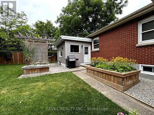 38 Lount Street, Barrie (City Centre), ON - Outdoor With Exterior