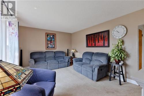 74 Barnet Boulevard, Renfrew, ON - Indoor Photo Showing Living Room