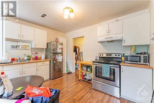 103-105 Florence Street, Ottawa, ON - Indoor Photo Showing Kitchen With Double Sink