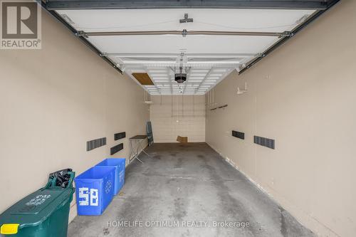 58 - 515 North Service Road, Hamilton, ON - Indoor Photo Showing Garage