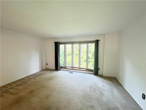 living room - 34 Bow Valley Drive|Unit #5, Hamilton, ON - Indoor Photo Showing Other Room