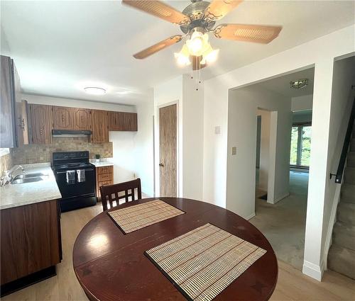 eat in kitchen - 34 Bow Valley Drive|Unit #5, Hamilton, ON - Indoor Photo Showing Kitchen With Double Sink