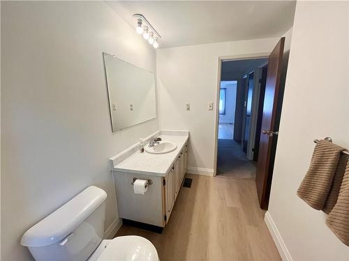 34 Bow Valley Drive|Unit #5, Hamilton, ON - Indoor Photo Showing Bathroom