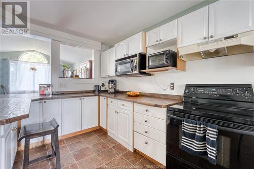 205 Dieppe, Kingsville, ON - Indoor Photo Showing Kitchen