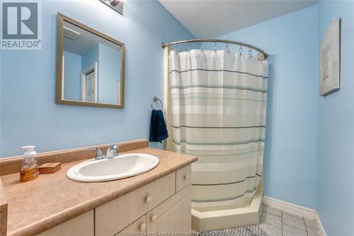 205 Dieppe, Kingsville, ON - Indoor Photo Showing Bathroom