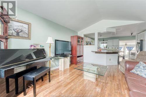 205 Dieppe, Kingsville, ON - Indoor Photo Showing Living Room