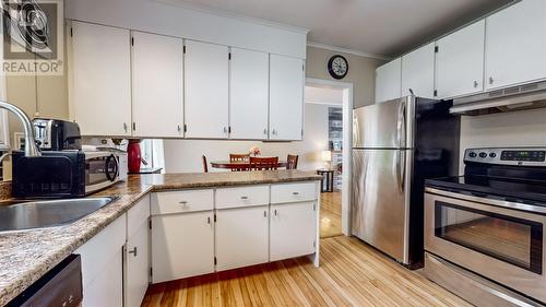 75 Holbrook Avenue, St. John'S, NL - Indoor Photo Showing Kitchen