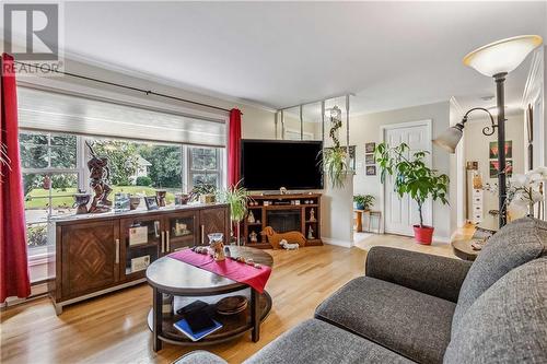 110 Weston Drive, Moncton, NB - Indoor Photo Showing Living Room