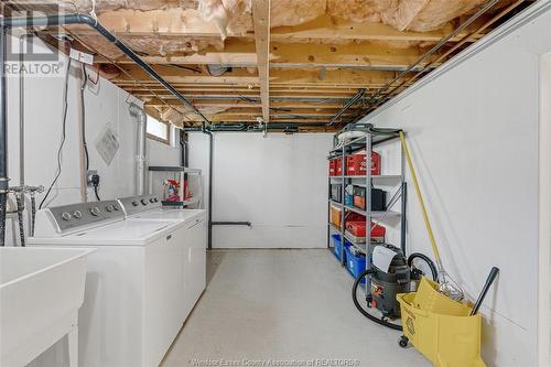 2430 Curry Avenue, Windsor, ON - Indoor Photo Showing Laundry Room