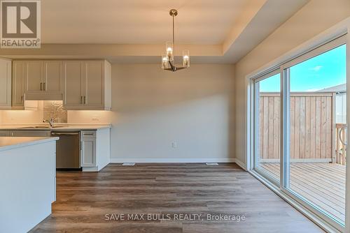 29 - 4552 Portage Road, Niagara Falls, ON - Indoor Photo Showing Kitchen With Double Sink