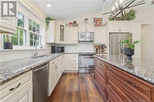 6800 Route 102 Route, Dumfries, NB - Indoor Photo Showing Kitchen With Upgraded Kitchen