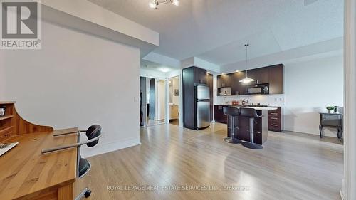 301 - 181 Wynford Drive, Toronto, ON - Indoor Photo Showing Kitchen