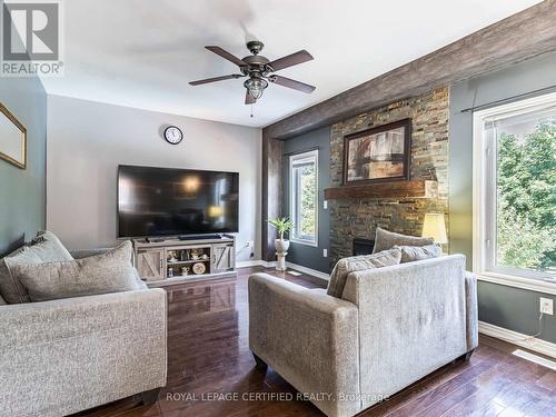 220 Berry Street, Shelburne, ON - Indoor Photo Showing Living Room With Fireplace