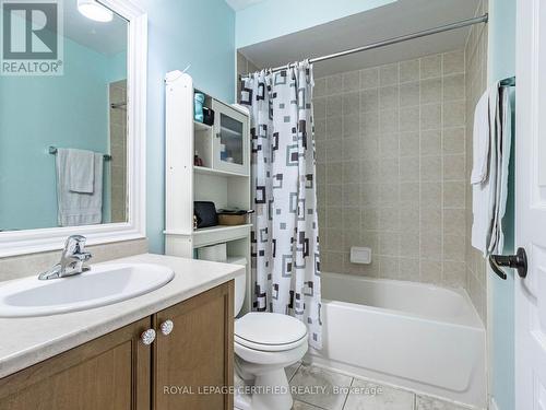 220 Berry Street, Shelburne, ON - Indoor Photo Showing Bathroom