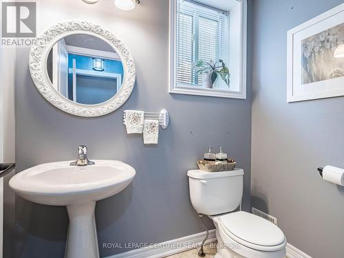 220 Berry Street, Shelburne, ON - Indoor Photo Showing Bathroom