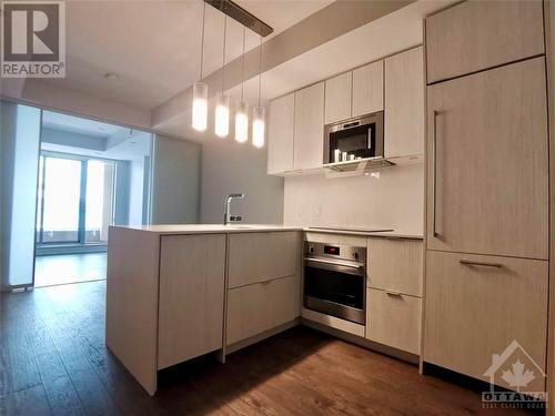 Open floor plan - 101 Queen Street Unit#803, Ottawa, ON - Indoor Photo Showing Kitchen