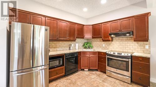 500 Bighorn Boulevard Unit# 512C, Radium Hot Springs, BC - Indoor Photo Showing Kitchen