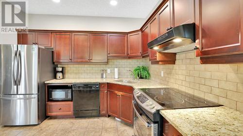 500 Bighorn Boulevard Unit# 512C, Radium Hot Springs, BC - Indoor Photo Showing Kitchen