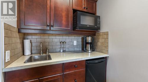 500 Bighorn Boulevard Unit# 512C, Radium Hot Springs, BC - Indoor Photo Showing Kitchen