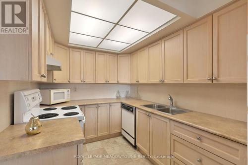 1212 - 121 Ling Road, Toronto (West Hill), ON - Indoor Photo Showing Kitchen With Double Sink