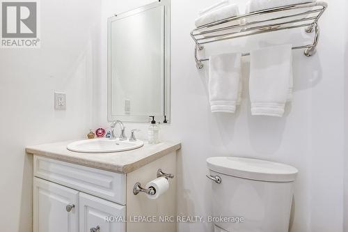 25 Sandalwood Common, St. Catharines, ON - Indoor Photo Showing Bathroom