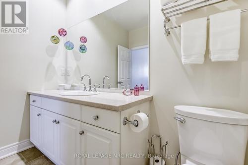 25 Sandalwood Common, St. Catharines, ON - Indoor Photo Showing Bathroom