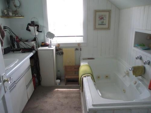 6 King Street, Dryden, ON - Indoor Photo Showing Bathroom