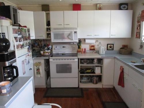 6 King Street, Dryden, ON - Indoor Photo Showing Kitchen