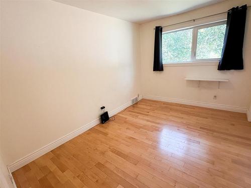 242 Hammell Road, Red Lake, ON - Indoor Photo Showing Other Room