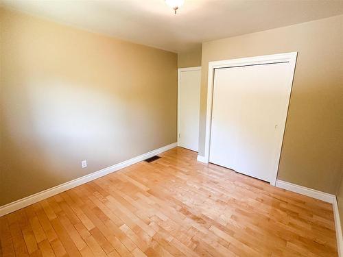 242 Hammell Road, Red Lake, ON - Indoor Photo Showing Other Room