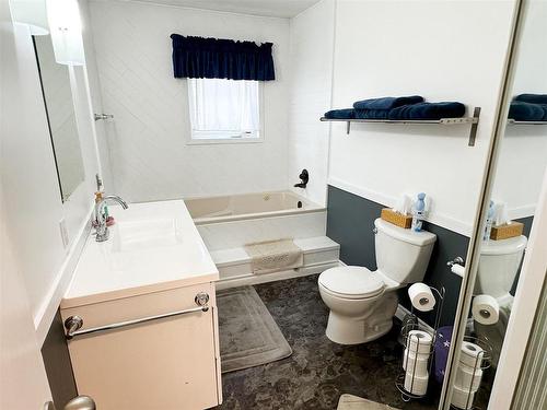 242 Hammell Road, Red Lake, ON - Indoor Photo Showing Bathroom