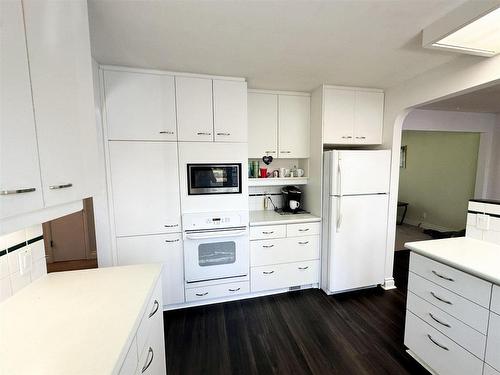 242 Hammell Road, Red Lake, ON - Indoor Photo Showing Kitchen