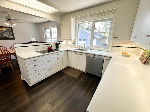 242 Hammell Road, Red Lake, ON - Indoor Photo Showing Kitchen