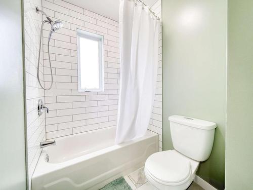 Bathroom - 206 Rue Alarie, Labelle, QC - Indoor Photo Showing Bathroom