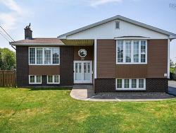 20 Skyvue Terrace  Dartmouth, NS B2W 3Z3