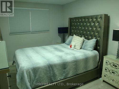 15 Bayshore Crescent, St. Catharines, ON - Indoor Photo Showing Bedroom