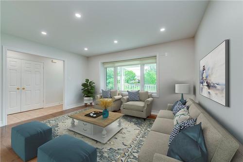 443 Pineland Avenue, Oakville, ON - Indoor Photo Showing Living Room