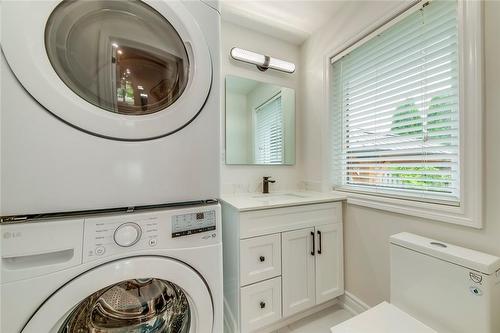 443 Pineland Avenue, Oakville, ON - Indoor Photo Showing Laundry Room