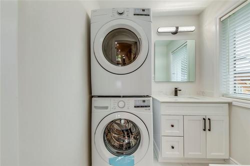 443 Pineland Avenue, Oakville, ON - Indoor Photo Showing Laundry Room