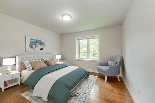 443 Pineland Avenue, Oakville, ON - Indoor Photo Showing Bedroom